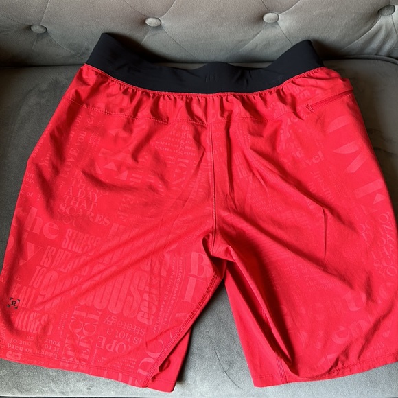 Lululemon Mens Shorts Medium - Picture 2 of 4
